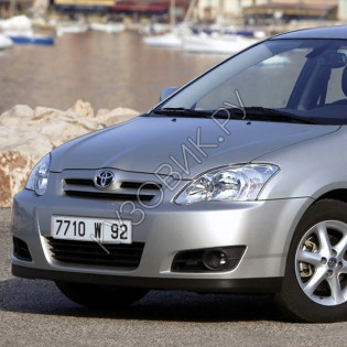 Передний бампер в цвет кузова Toyota Corolla E120 (2004-) рестайлинг хэтчбэк